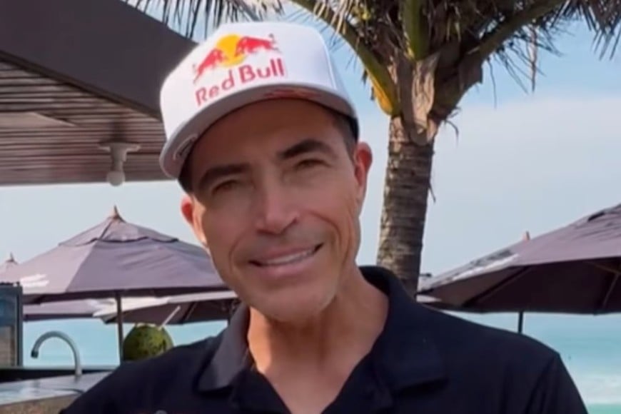 El surfista brasileño Carlos Burle, de 58 años.