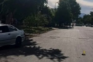 Dos hermanitos fueron atropellados cuando intentaban cruzar la calle