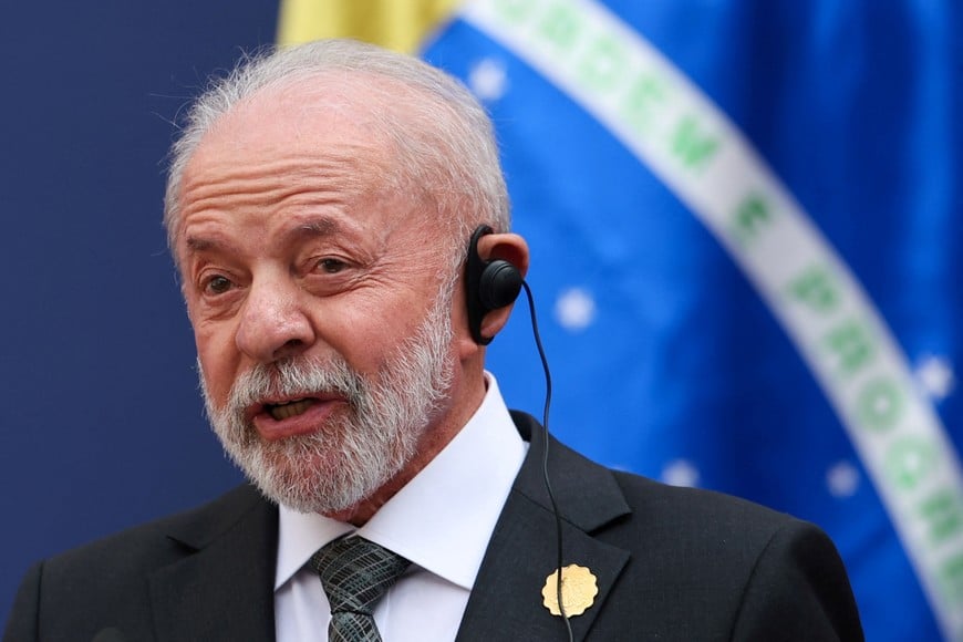 Brazil's President Luis Inacio Lula da Silva delivers a statement with Chile's President Gabriel Boric, Uruguay's President Yamandu Orsi, Spain's Prime Minister Pedro Sanchez and Colombia's President Gustavo Petro (not pictured) as they attend a meeting called "Democracy Always," in Santiago, Chile July 21, 2025. REUTERS/Pablo Sanhueza