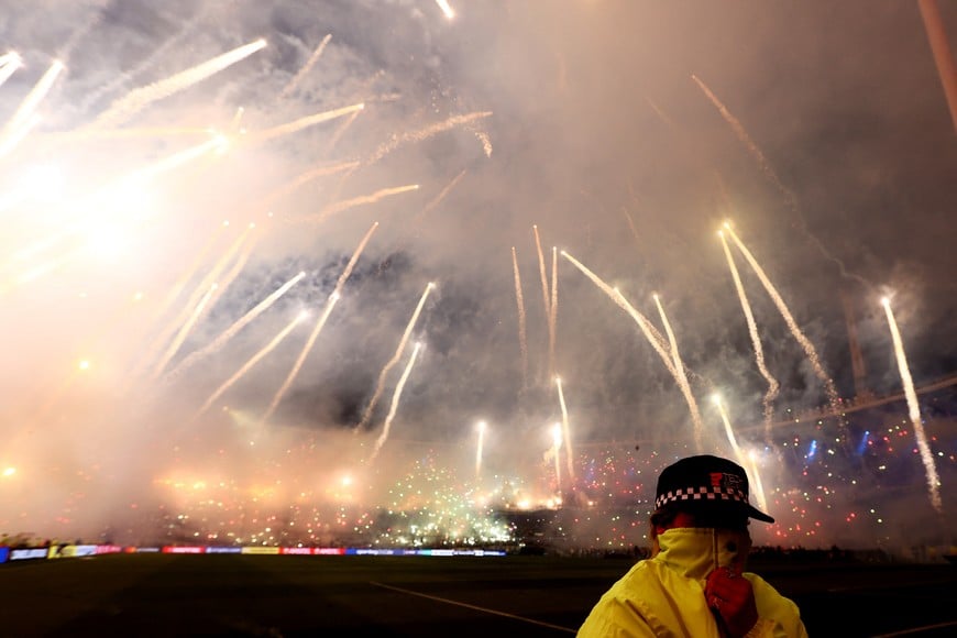 Soccer Football - Copa Libertadores - Semi Final - Second Leg - Racing Club v Flamengo - Estadio Presidente Peron, Buenos Aires, Argentina - October 29, 2025
General view of fireworks inside the stadium before the match REUTERS/Matias Baglietto
