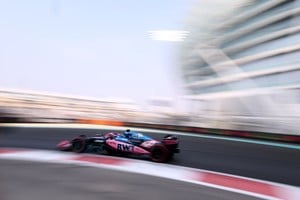 Mercedes arriba, McLaren al acecho y Colapinto cumple otra práctica clave. Credito: REUTERS/Amr Alfiky