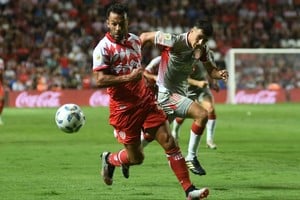 Lucas Gamba en uno de sus más de 200 partidos con la camiseta de Unión.