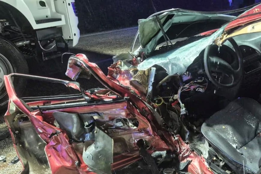 Las tareas de rescate se prolongaron porque quedó atrapada entre los hierros retorcidos.