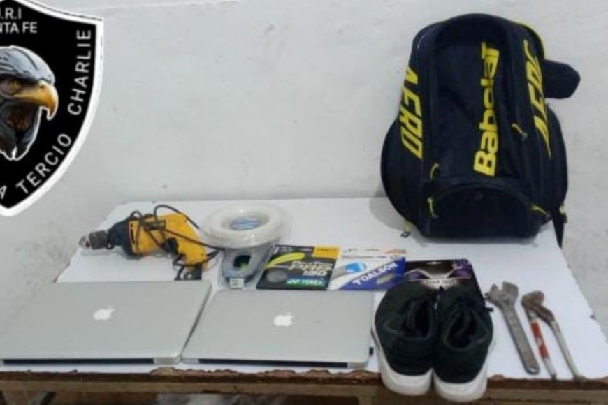 Los artículos que tenía en su poder el ladrón atrapado en barrio Constituyentes. Foto: El Litoral