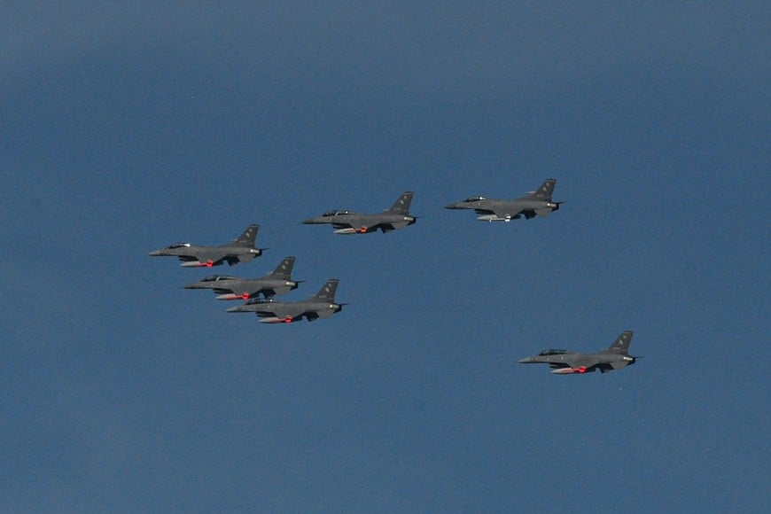 6 modelos F16 compró el Estado argentino.