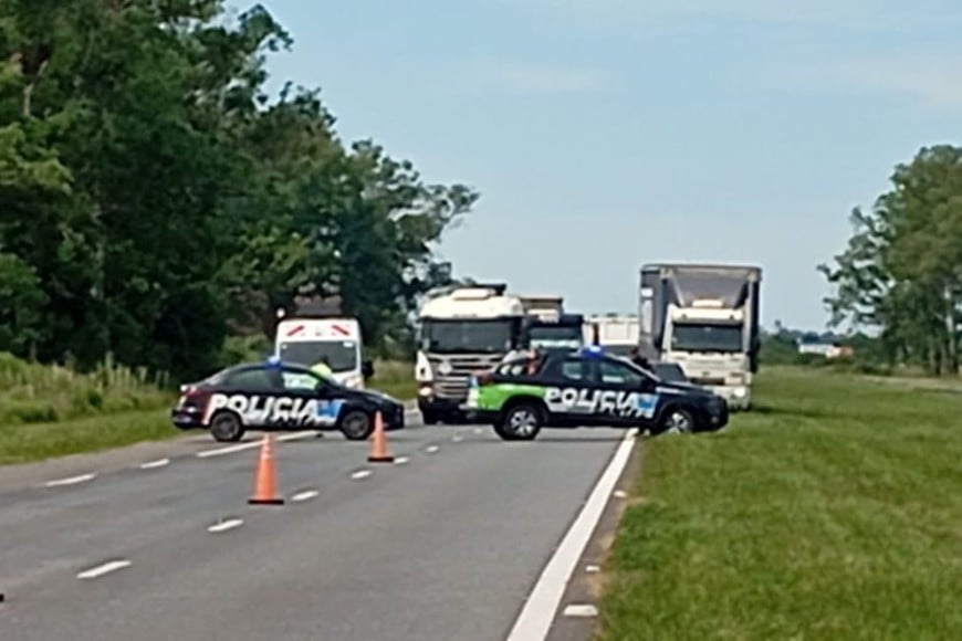 Personal policial de la Unidad Regional XV trabajó en la escena del hecho. Foto: El Litoral