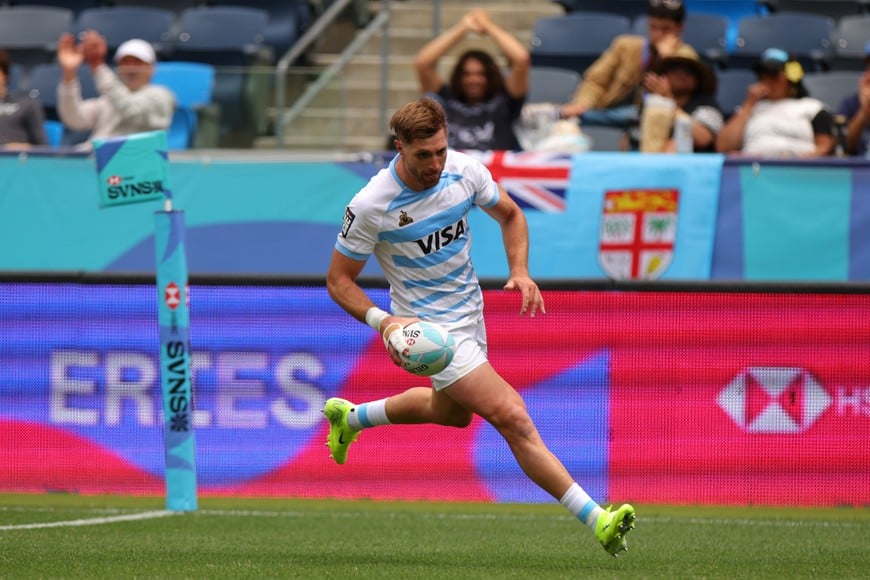 Rugby Union - HSBC Sevens - Rugby Sevens World Championship - Argentina v Britain - Dignity Health Sports Park, Los Angeles, California, United States - May 3, 2025
Argentina's Matias Osadczuk scores their fifth try REUTERS/Daniel Cole