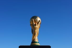 El trofeo espera por todos sus competidores. Crédito: FIFA
