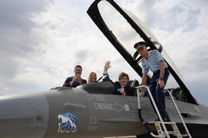 El presidente Milei en el acto que encabezó este sábado por la recepción de seis F-16 comprados a Dinamarca.