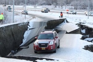 Un sismo de magnitud 7 sacudió zonas remotas entre Alaska y Canadá