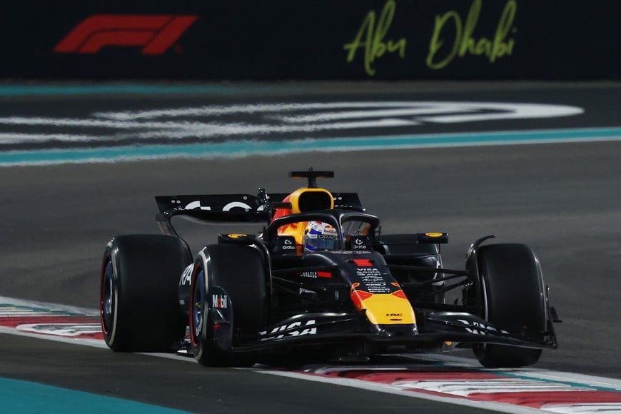 Formula One F1 - Abu Dhabi Grand Prix - Yas Marina Circuit, Abu Dhabi, United Arab Emirates - December 7, 2025
Red Bull's Max Verstappen in action during the race REUTERS/Jakub Porzycki