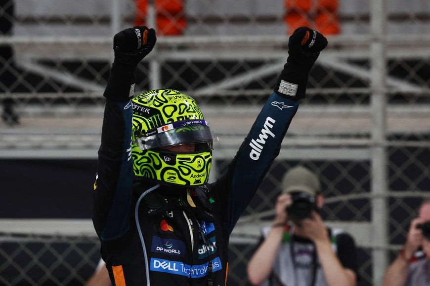 Formula One F1 - Abu Dhabi Grand Prix - Yas Marina Circuit, Abu Dhabi, United Arab Emirates - December 7, 2025
McLaren's Lando Norris celebrates after becoming the 2025 Formula One World Champion REUTERS/Jakub Porzycki