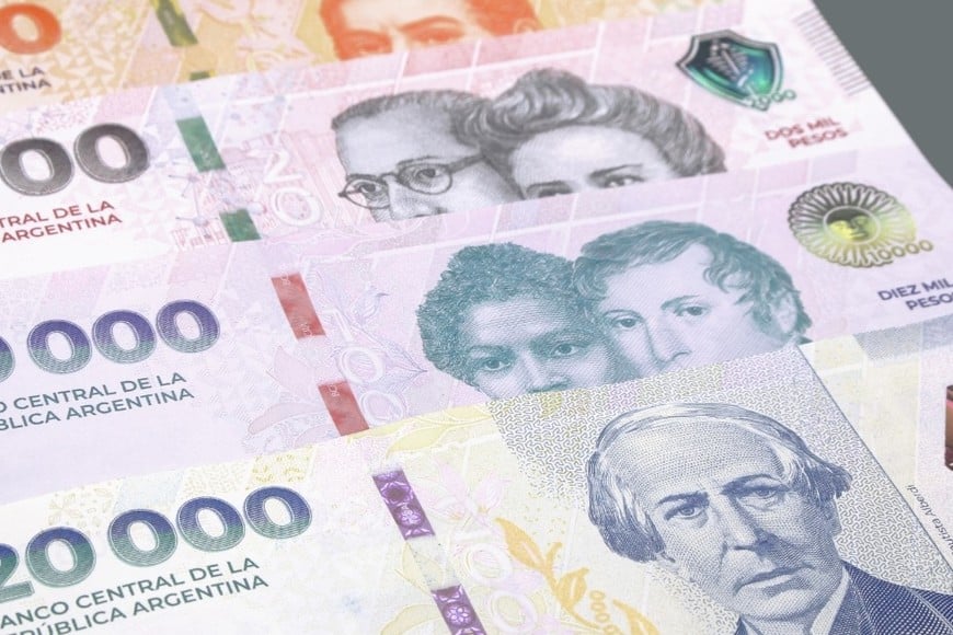 Se suma además un bono extraordinario de 70 mil pesos y el medio aguinaldo.