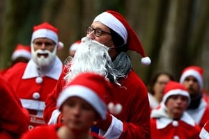 Más de 4.500 personas participaron en este evento que ya forma parte del calendario prenavideño. Credito: REUTERS/Lisi Niesner