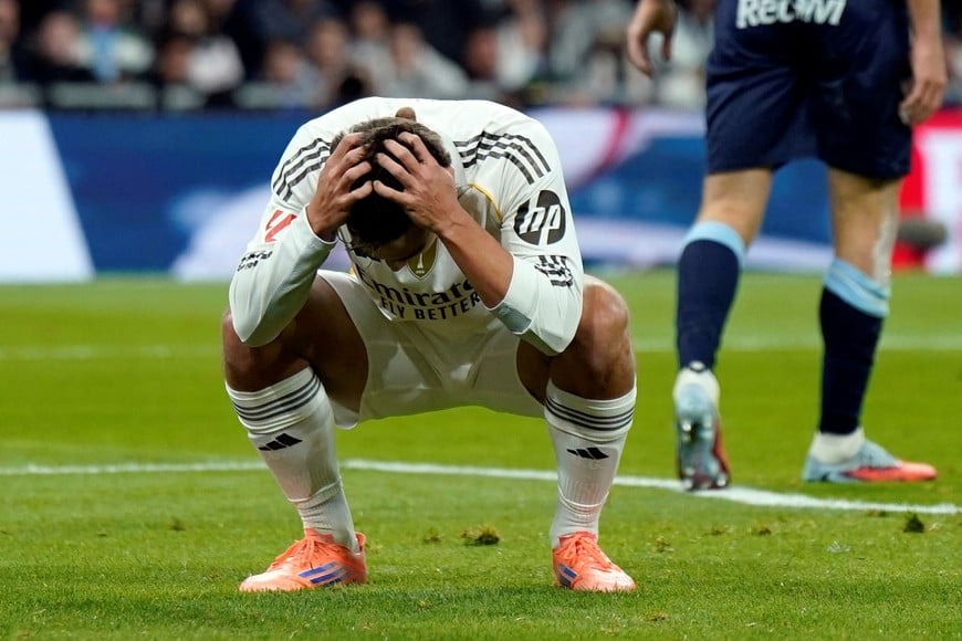 Soccer Football - LaLiga - Real Madrid v Celta Vigo - Santiago Bernabeu, Madrid, Spain - December 7, 2025
Real Madrid's Gonzalo Garcia looks dejected REUTERS/Ana Beltran