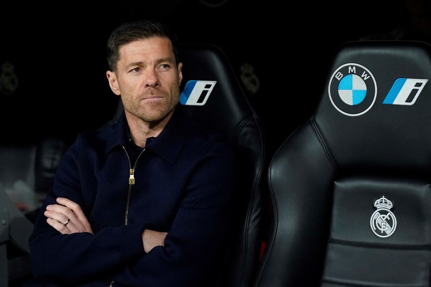 Soccer Football - LaLiga - Real Madrid v Celta Vigo - Santiago Bernabeu, Madrid, Spain - December 7, 2025
Real Madrid coach Xabi Alonso looks on before the match REUTERS/Ana Beltran
