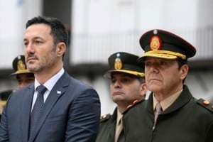 La transición entre Luis Petri y Carlos Presti.