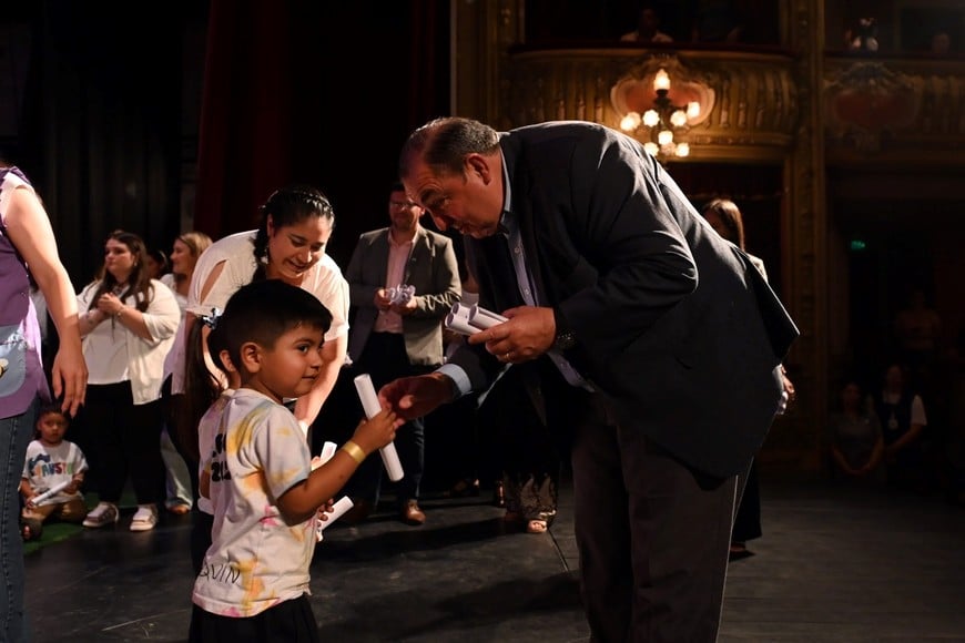 El intendente Juan Pablo Poletti encabezó el acto y expresó su "profunda alegría y orgullo" por el cierre del ciclo.