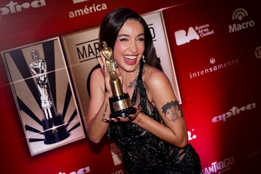 María Becerra ganó el Martín Fierro en la terna a mejor actriz  revelación por su papel "En el barro".