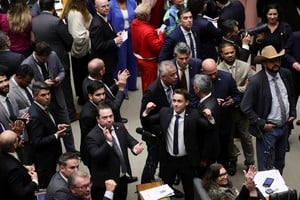 Diputados votaron un proyecto de ley que propone reducir las penas por los disturbios del 8 de enero de 2023, incluida la del expresidente Jair Bolsonaro. REUTERS/Adriano Machado
