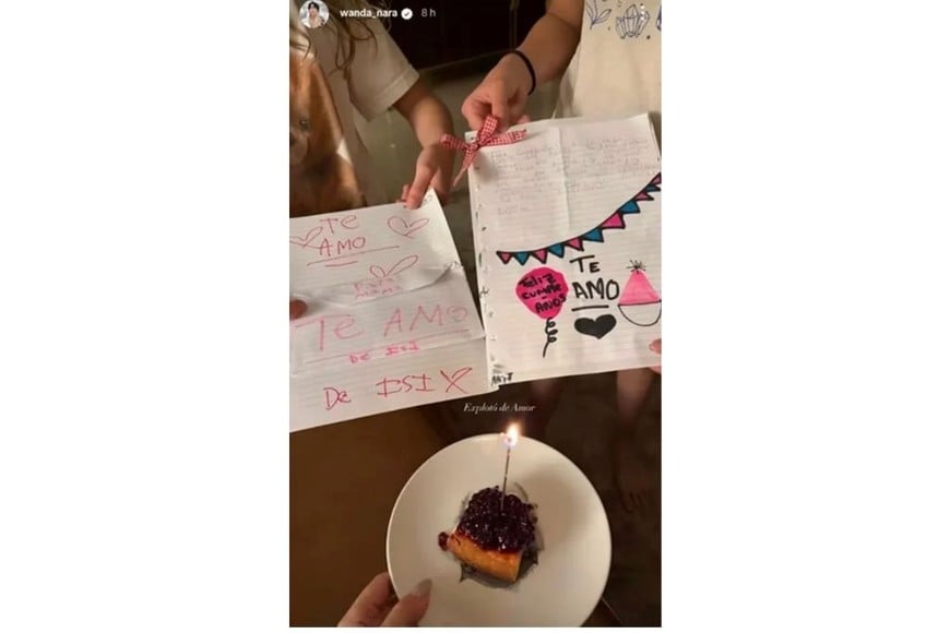 "Exploto de amor", escribió Wanda en su storie.