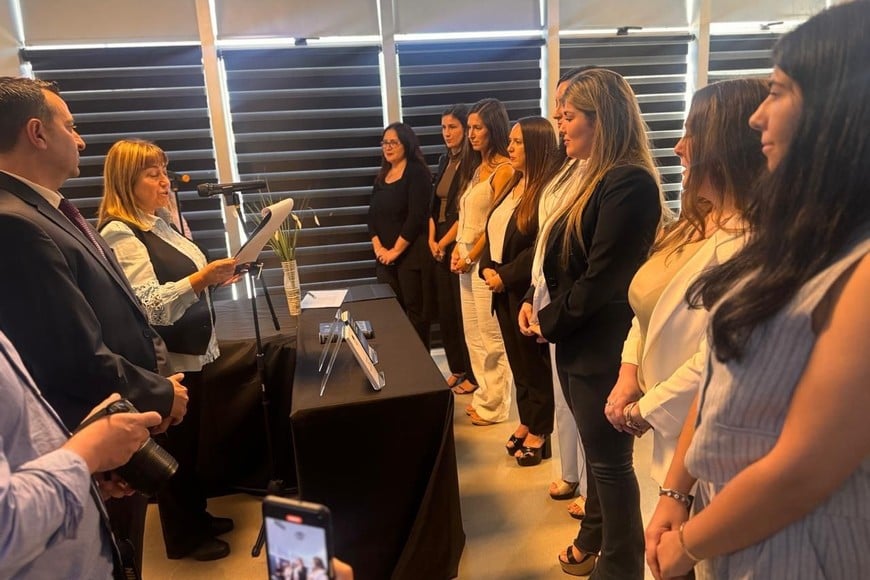 Estrella Moreno Robinson Defensora General de la provincia de Santa Fe actos de jura