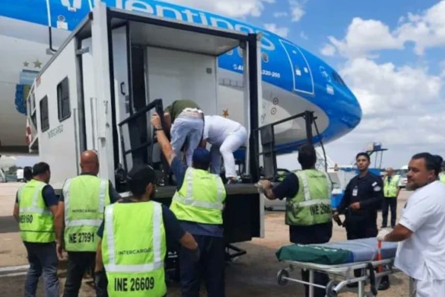 Dos trabajadores aeronáuticos resultaron con fracturas y fueron derivados al Hospital Eurnekian.