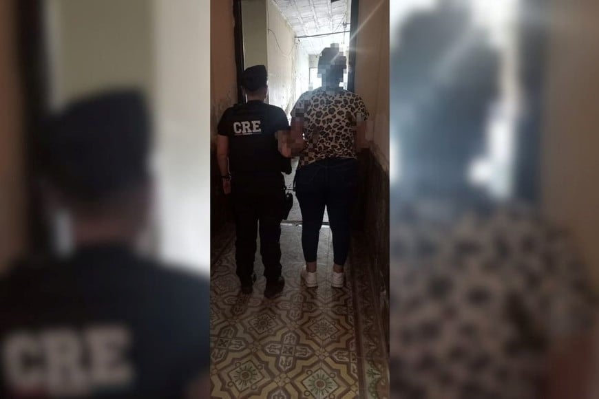 La pareja del agresor también fue detenida. Foto: Gentileza