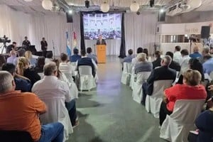 A la jura ante la nueva Constitución fueron invitadas las autoridades de las 32 localidades del departamento San Cristóbal.