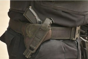 El robo del arma reglamentaria es considerado un hecho grave en la fuerza. Foto: archivo El Litoral