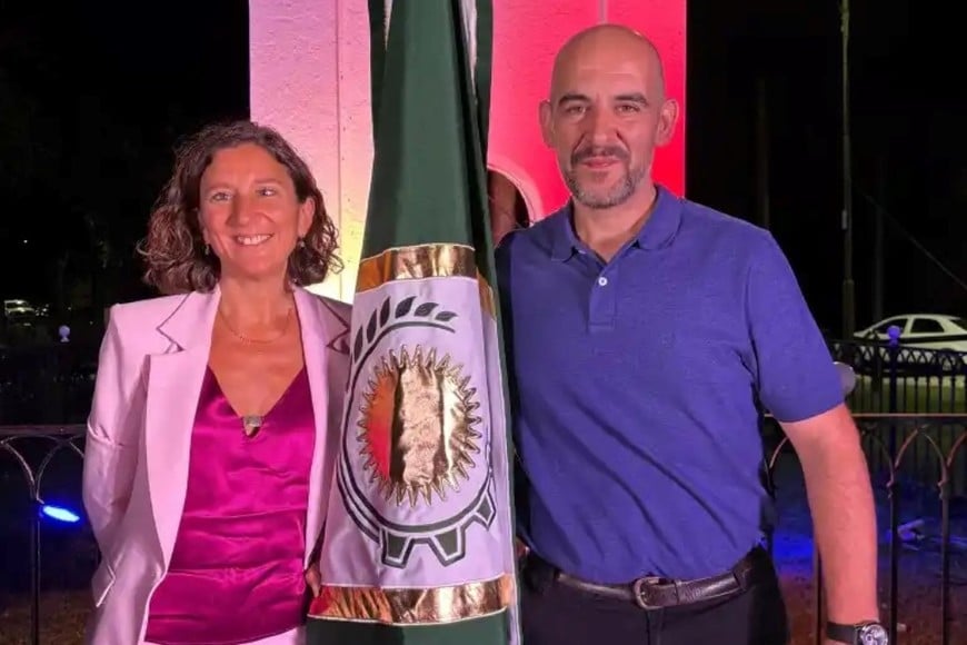 La senadora, impulsora del concurso, junto a Hernán Guardia. Foto: Gentileza.