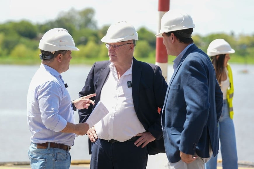 El presidente del Ente Administrador, Leandro González, detalló que “210.000 toneladas ha recibido el Puerto de Santa Fe en 2025; y a la vez hemos retirado 2.600 camiones de las rutas en lo que va del año”.