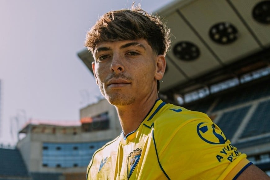 Jerónimo Domina con la camiseta de Cádiz. Crédito: Prensa Cádiz