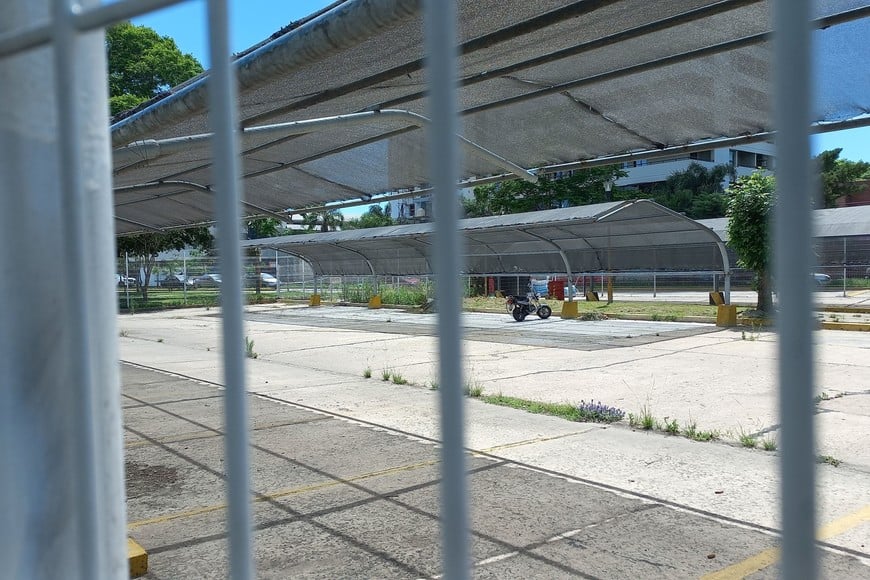 Ya se culminó el cerramiento de malla metálica del playón. Crédito: Gentileza