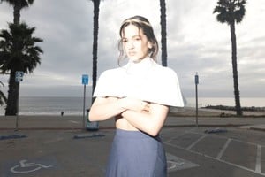 Con “Lux”, la cantante abre una etapa creativa que redefine su obra: una propuesta monumental que fusiona orquesta, experimentación vocal, tradición, electrónica, poesía y un imaginario multisensorial construido con precisión quirúrgica. Foto: Gentileza DF Entertainment