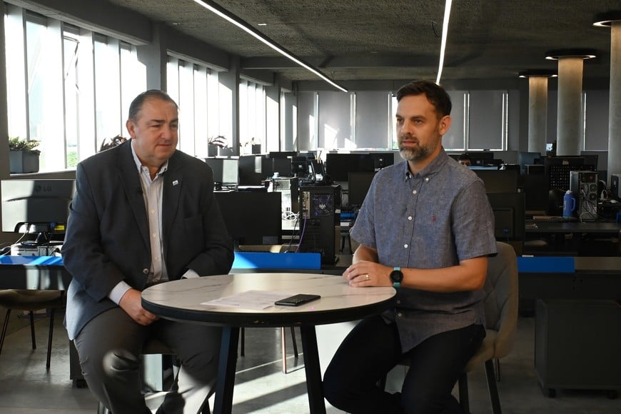 Poletti en su visita a El Litoral, en el Puerto de Santa Fe. Flavio Raina.