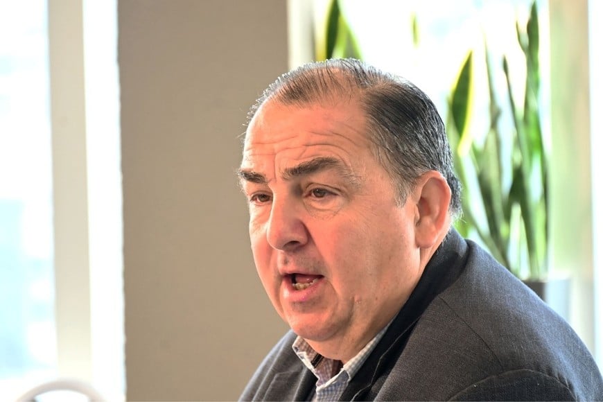 Poletti confirmó la detención de dos vecinos por romper bolsas de basura en plena calle. Crédito: Flavio Raina.