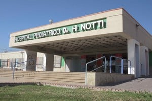 El menor sufrió politraumatismos, la posible fractura de su pelvis y tiene comprometido un brazo.