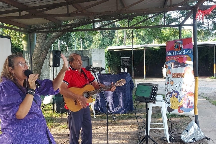 La música actuó como el punto de unión, facilitando la convivencia y reforzando el sentido de pertenencia en cada comunidad que abrió sus puertas a esta dinámica colaborativa.