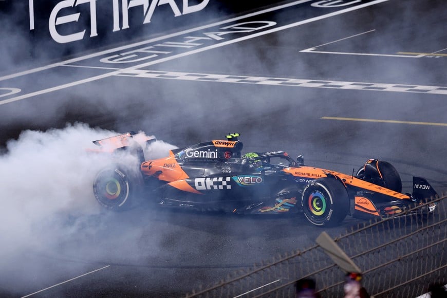 Formula One F1 - Abu Dhabi Grand Prix - Yas Marina Circuit, Abu Dhabi, United Arab Emirates - December 7, 2025
McLaren's Lando Norris celebrates after becoming the 2025 Formula One World Champion REUTERS/Amr Alfiky