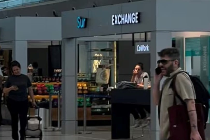 El local de “Sur Exchange” en Ezeiza, con la palabra “Finanzas” ya retirada del cartel.