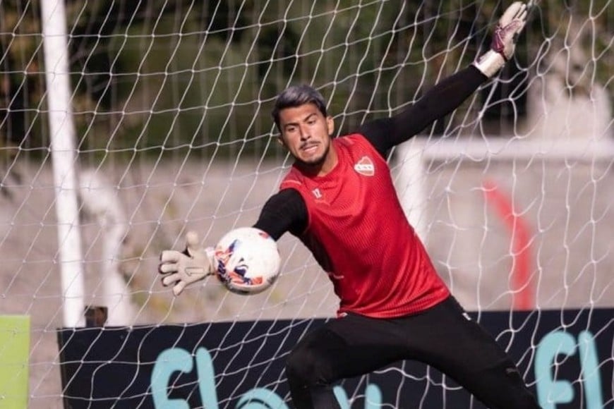 Renzo Bacchia jugó tres partidos con Independiente en Argentina.