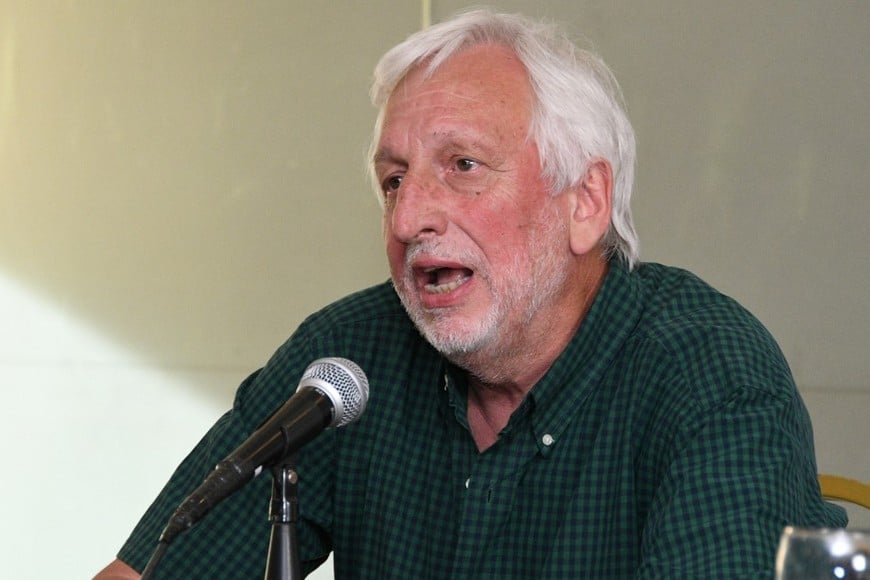 Cumple su palabra. En pocos días de gestión, el presidente José Alonso logró poner a Colón en funcionamiento: se pagaron casi todos los salarios atrasados (promedio de dos a tres meses), se contrató a Diego Colotto como secretario deportivo y avanzaron con las primeras decisiones en el plantel profesional. Foto: Manuel Fabatía.