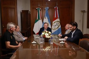 Michlig agradeció la visita del legislador y resumió que “fue una reunión muy fructífera en donde pudimos intercambiar distintas experiencias gubernamentales asociadas a la provincia de Santa Fe "