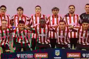 El "pincha" posando en la previa del encuentro.