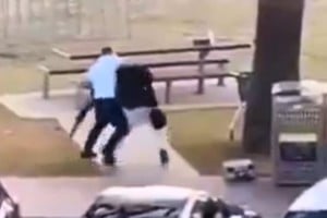 Video: un civil desarmó a uno de los atacantes en el tiroteo terrorista en Australia