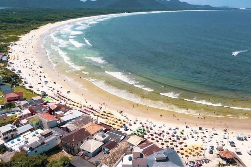 Barra da Lagoa ofrece opciones económicas dentro de la isla de Florianópolis.
