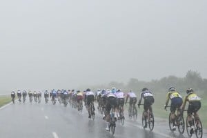 La carrera fue neutralizada en la zona de Coronda ante la intensidad de la tormenta eléctrica.