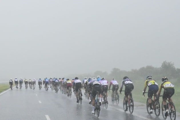 La Santa Fe–Rosario quedó condicionada por la tormenta y analizan reprogramarla
