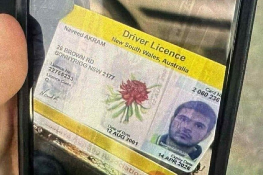 Naveed Akram, de 24 años y origen pakistaní, fue identificado por la policía australiana como uno de los tiradores del ataque.